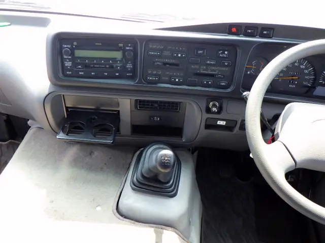 トヨタ コースター PDG-XZB50(2WD)の写真46