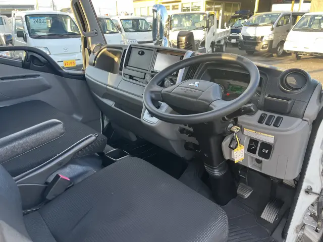 三菱 キャンター TPG-FBA20(2WD)の写真13
