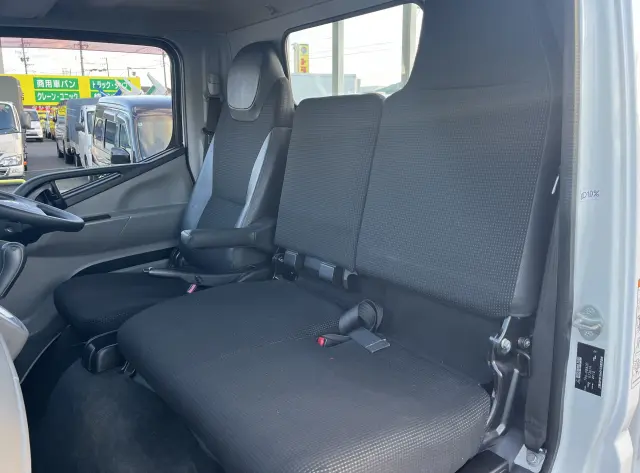 三菱 キャンター TPG-FBA20(2WD)の写真15