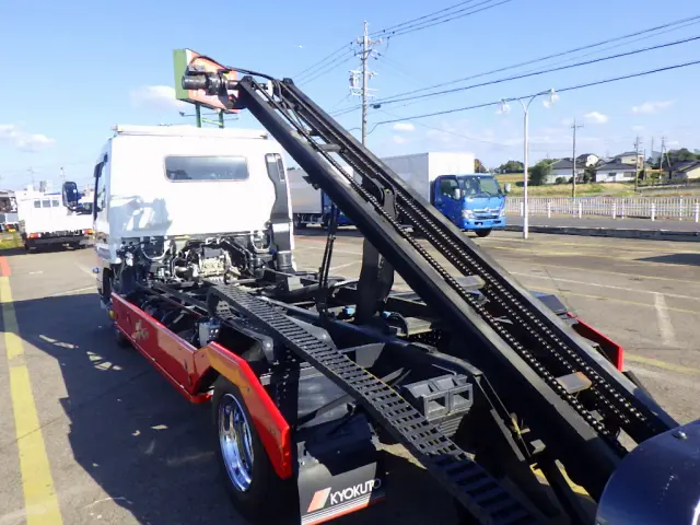 三菱 キャンター 2PG-FEB80(2WD)の写真17