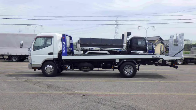 三菱 キャンター TPG-FEB80(2WD)の写真4