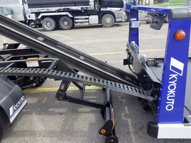 三菱 キャンター TPG-FEB80(2WD)の写真14