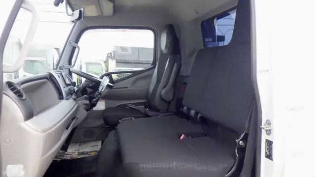 三菱 キャンター TPG-FEB80(2WD)の写真17