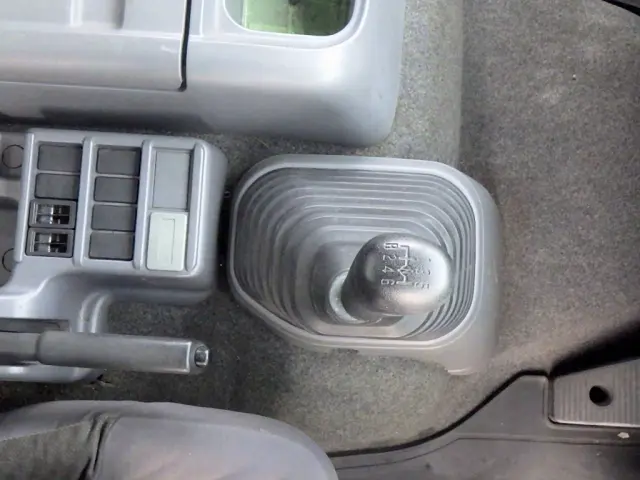 いすゞ フォワード TKG-FRR90S2(2WD)の写真13
