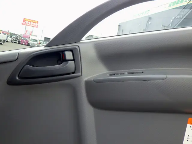 いすゞ フォワード TKG-FRR90S2(2WD)の写真48