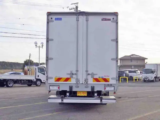 いすゞ フォワード 2RG-FRR90T2(2WD)の写真6