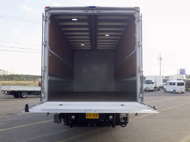 いすゞ フォワード 2RG-FRR90T2(2WD)の写真7