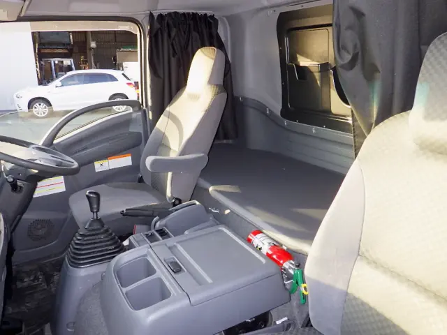 いすゞ フォワード 2RG-FRR90T2(2WD)の写真9