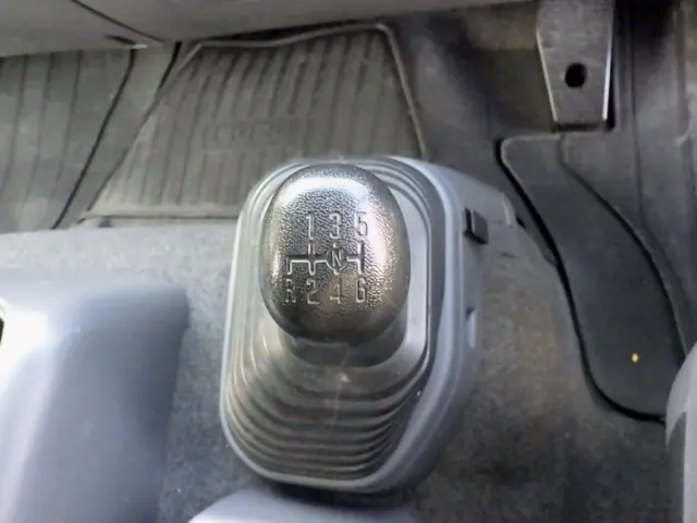 いすゞ フォワード 2RG-FRR90T2(2WD)の写真12