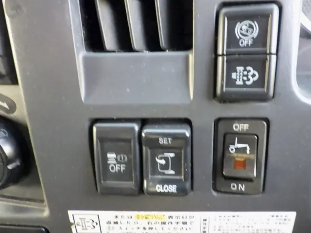 いすゞ フォワード 2RG-FRR90T2(2WD)の写真19