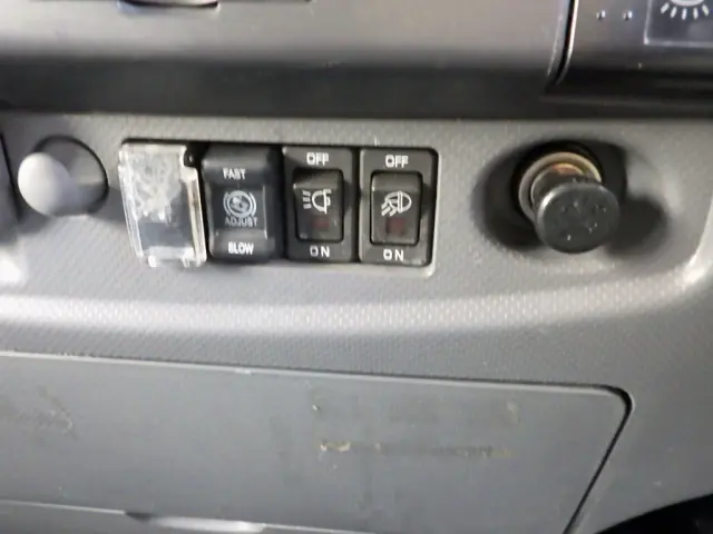 いすゞ フォワード 2RG-FRR90T2(2WD)の写真22