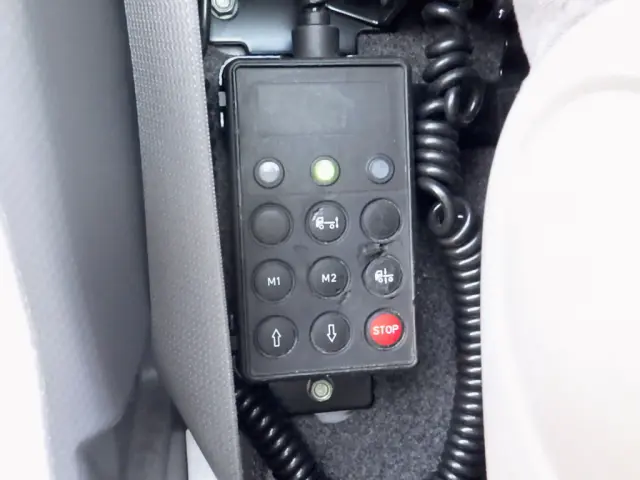 いすゞ フォワード 2RG-FRR90T2(2WD)の写真24