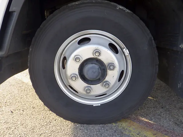 いすゞ フォワード 2RG-FRR90T2(2WD)の写真25