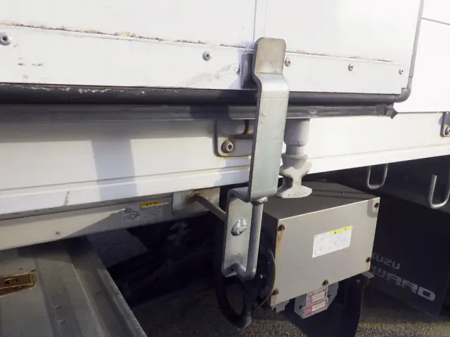 いすゞ フォワード 2RG-FRR90T2(2WD)の写真33