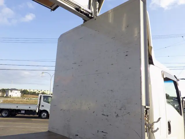 いすゞ フォワード 2RG-FRR90T2(2WD)の写真39