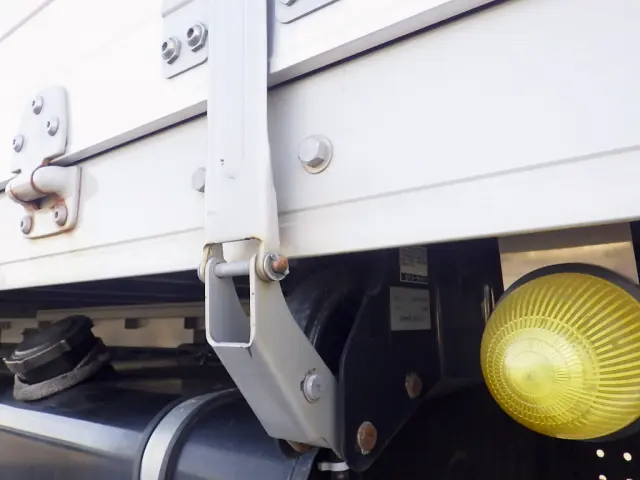 いすゞ フォワード 2RG-FRR90T2(2WD)の写真42