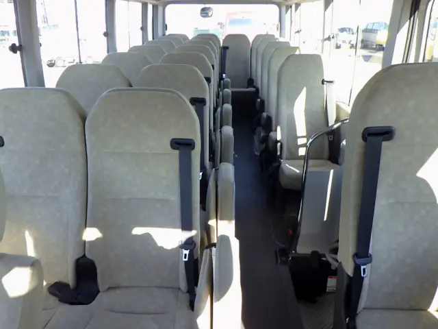 トヨタ コースター SKG-XZB70(2WD)の写真10