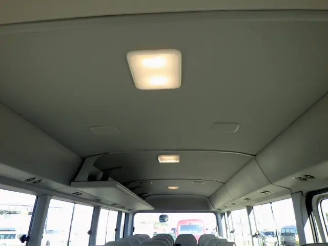 トヨタ コースター SKG-XZB70(2WD)の写真16