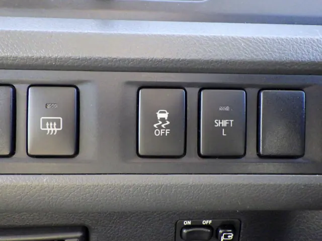 トヨタ コースター SKG-XZB70(2WD)の写真30