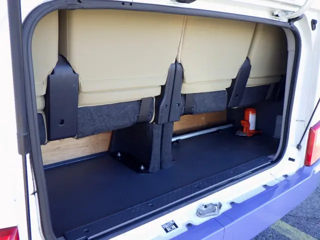 トヨタ コースター SKG-XZB70(2WD)の写真44