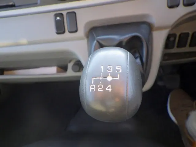 三菱 キャンター TPG-FBA60(2WD)の写真30