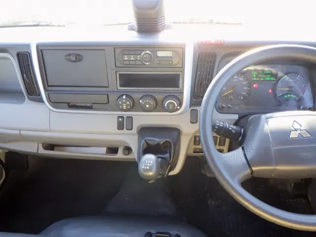 三菱 キャンター TPG-FBA60(2WD)の写真31