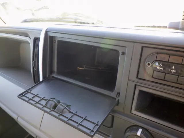 三菱 キャンター TPG-FBA60(2WD)の写真33