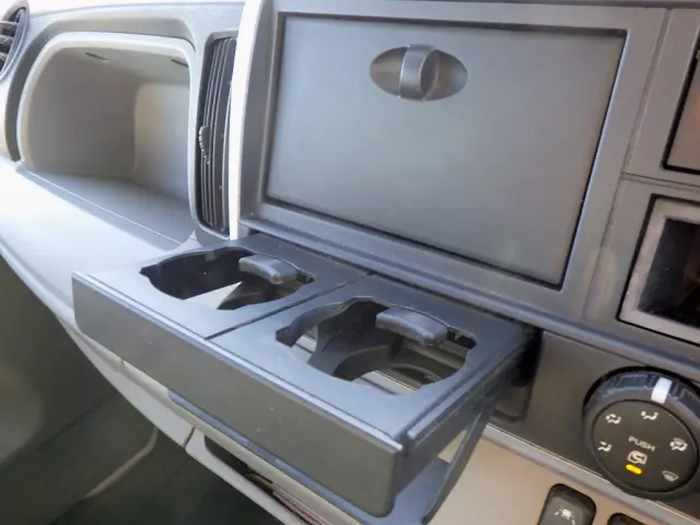 三菱 キャンター TPG-FBA60(2WD)の写真34