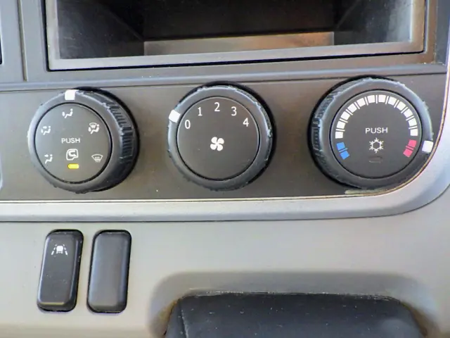 三菱 キャンター TPG-FBA60(2WD)の写真36