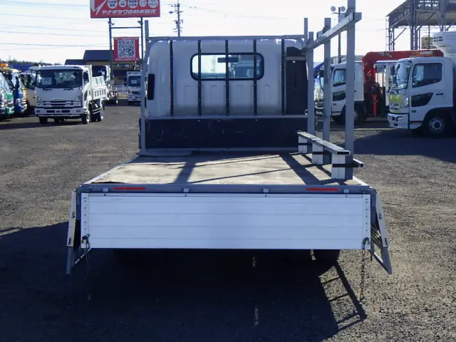 いすゞ エルフ 2RG-NPR88AR(2WD)の写真7