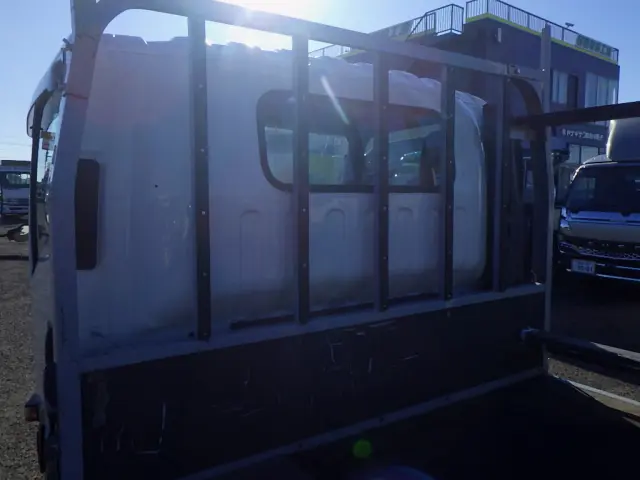 いすゞ エルフ 2RG-NPR88AR(2WD)の写真11