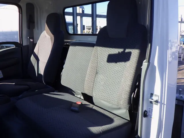 いすゞ エルフ 2RG-NPR88AR(2WD)の写真12