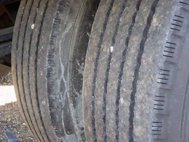 いすゞ エルフ 2RG-NPR88AR(2WD)の写真23