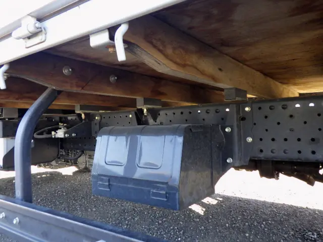 いすゞ エルフ 2RG-NPR88AR(2WD)の写真25