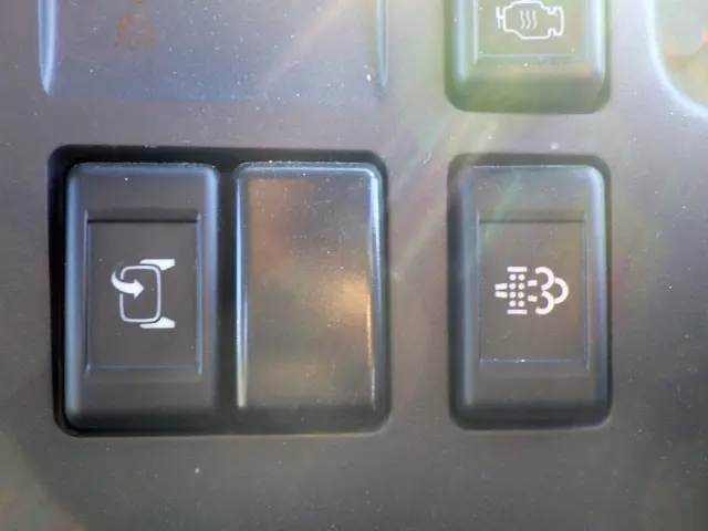 いすゞ エルフ 2RG-NPR88AR(2WD)の写真47