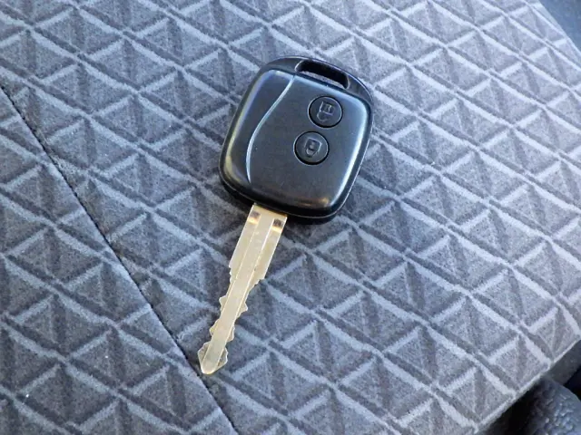 いすゞ エルフ 2RG-NPR88AR(2WD)の写真50