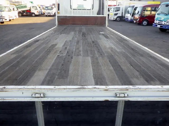 いすゞ フォワード TKG-FRR90S2(2WD)の写真9