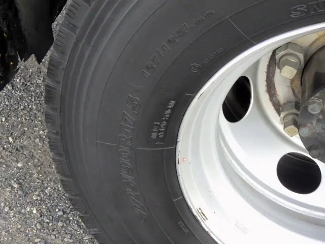 いすゞ フォワード TKG-FRR90S2(2WD)の写真17