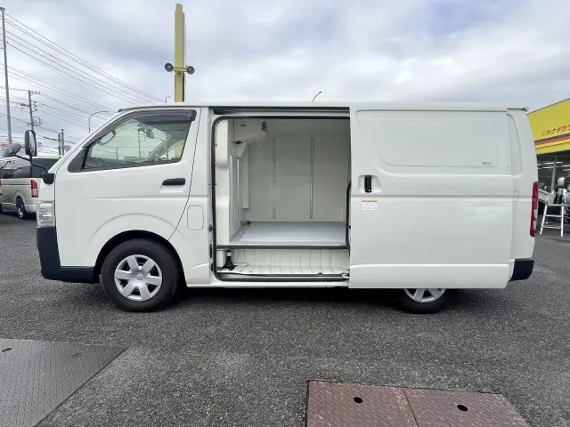 トヨタ ハイエースレジアス QDF-KDH201V(2WD)の写真4