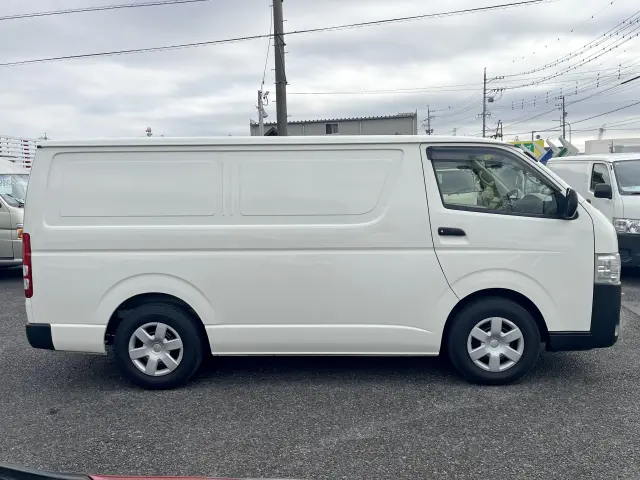 トヨタ ハイエースレジアス QDF-KDH201V(2WD)の写真5