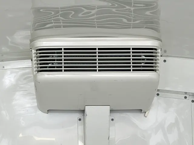 トヨタ ハイエースレジアス QDF-KDH201V(2WD)の写真10