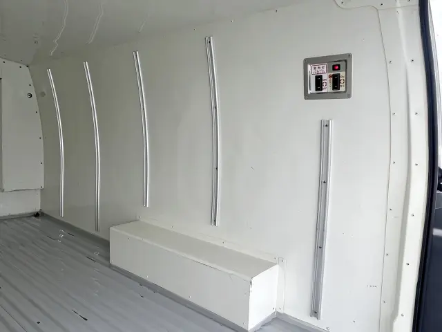 トヨタ ハイエースレジアス QDF-KDH201V(2WD)の写真13