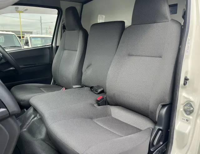 トヨタ ハイエースレジアス QDF-KDH201V(2WD)の写真20