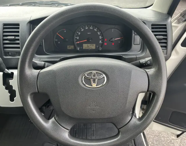 トヨタ ハイエースレジアス QDF-KDH201V(2WD)の写真21