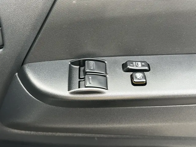 トヨタ ハイエースレジアス QDF-KDH201V(2WD)の写真30