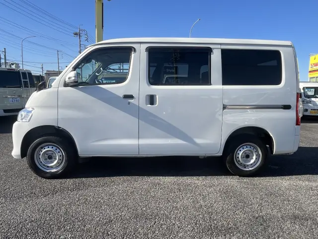 トヨタ タウンエースバン 5BF-S413M(4WD)の写真3