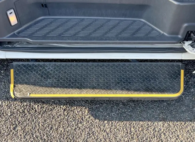 トヨタ ハイエースコミューター QDF-GDH223B(2WD)の写真13