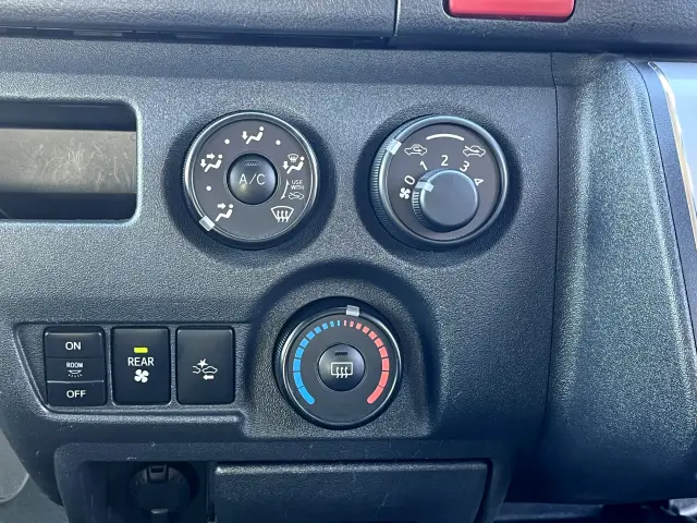トヨタ ハイエースコミューター QDF-GDH223B(2WD)の写真25
