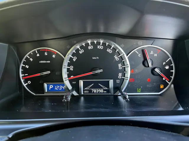 トヨタ ハイエースコミューター QDF-GDH223B(2WD)の写真31