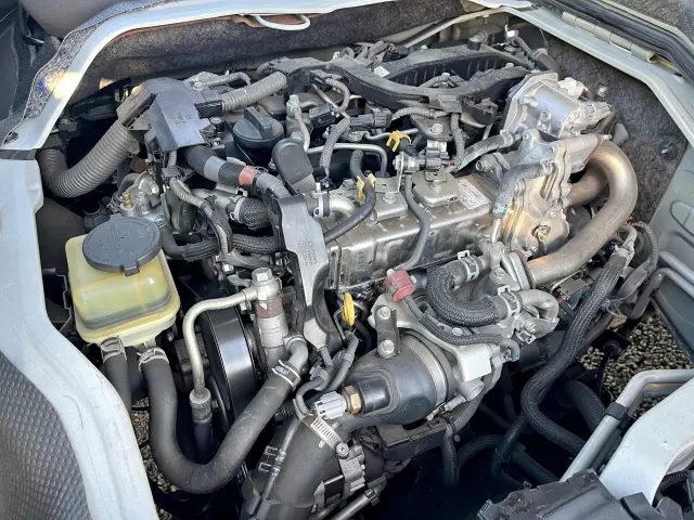 トヨタ ハイエースコミューター QDF-GDH223B(2WD)の写真32